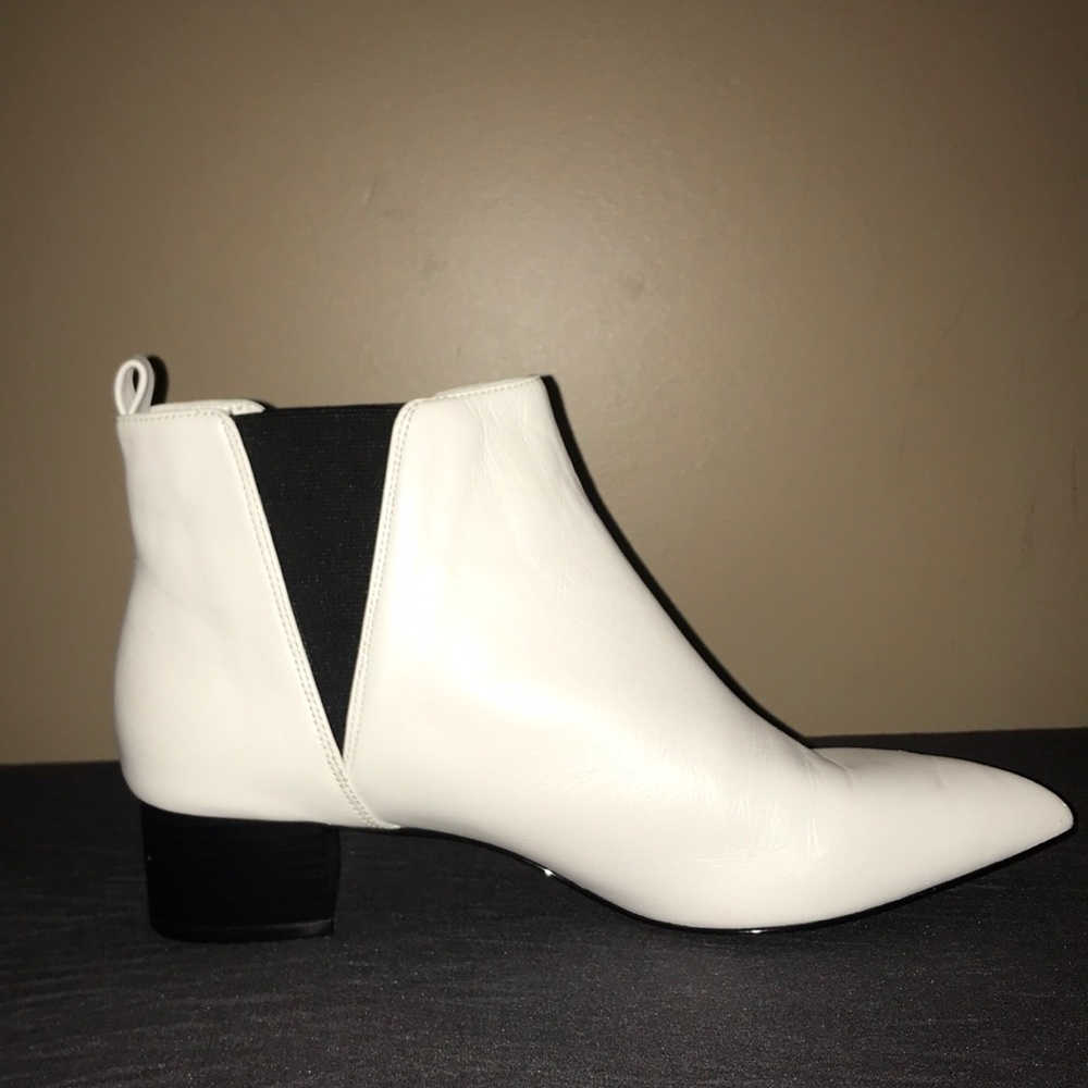 Gorgeous nine west booties